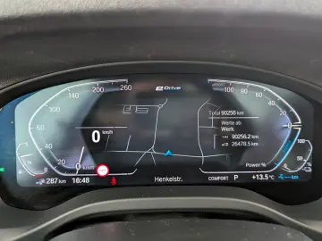 BMW X3 xDrive30e Advantage LED NAVI PANO SHZ PDC BC