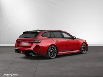 BMW M5 Touring Bowers&Wilkins AHK Driving