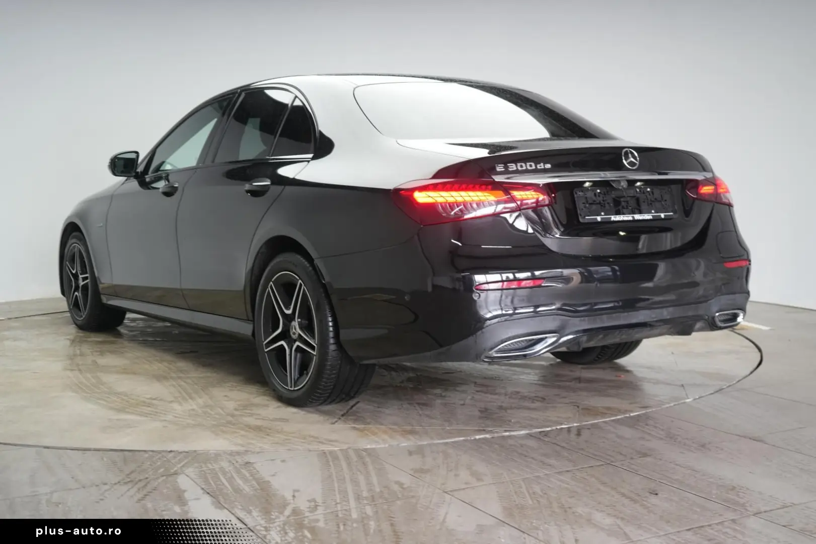 MERCEDES-BENZ E 300 de 9G-Tronic AMG