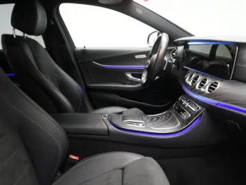 MERCEDES-BENZ E 300 de 9G-Tronic AMG