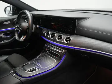 MERCEDES-BENZ E 300 de 9G-Tronic AMG