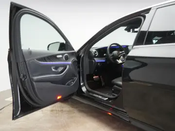 MERCEDES-BENZ E 300 de 9G-Tronic AMG