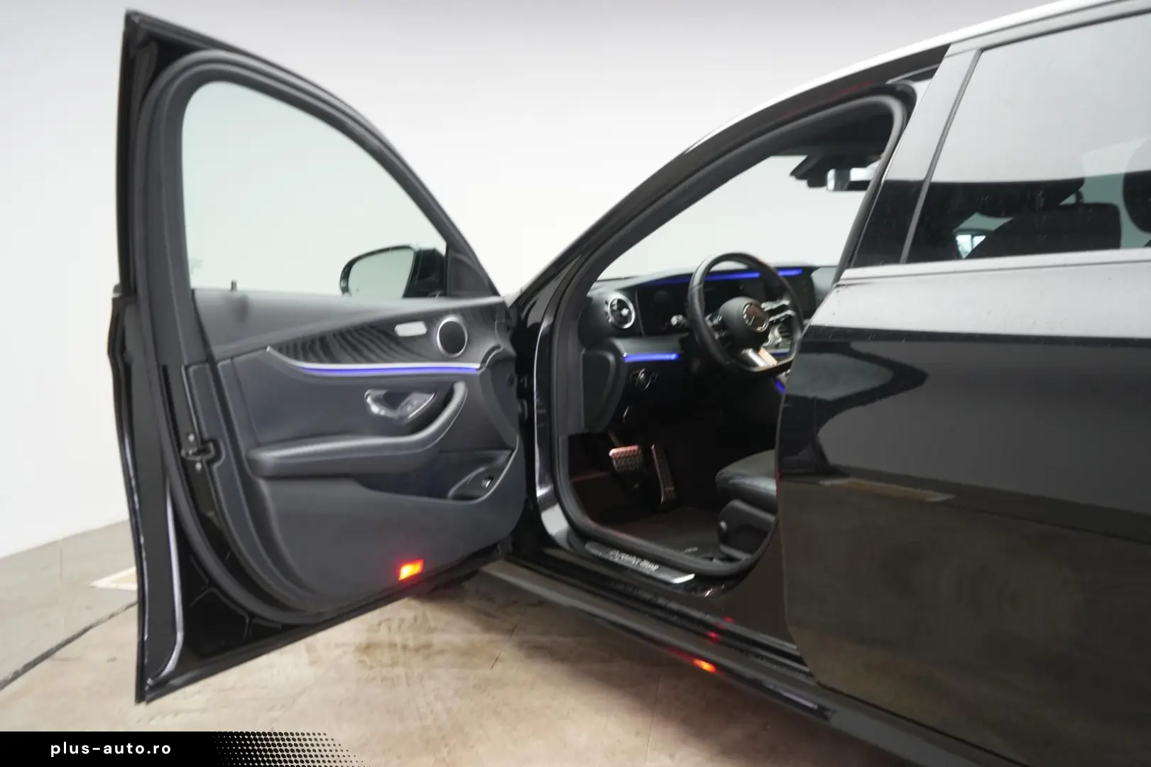 MERCEDES-BENZ E 300 de 9G-Tronic AMG