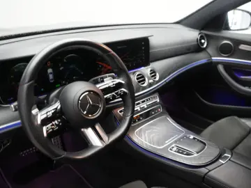 MERCEDES-BENZ E 300 de 9G-Tronic AMG