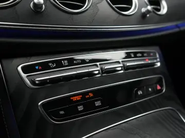 MERCEDES-BENZ E 300 de 9G-Tronic AMG