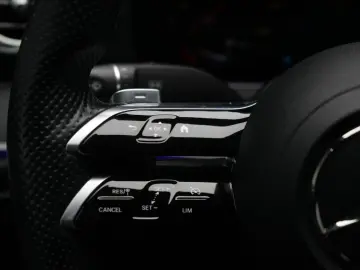 MERCEDES-BENZ E 300 de 9G-Tronic AMG