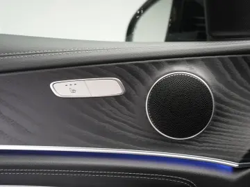 MERCEDES-BENZ E 300 de 9G-Tronic AMG