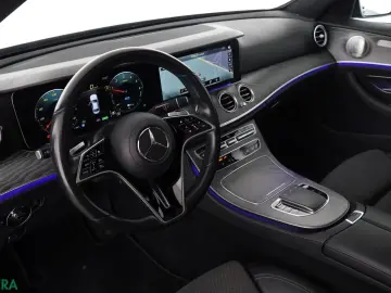 MERCEDES-BENZ E 300 de AMG
