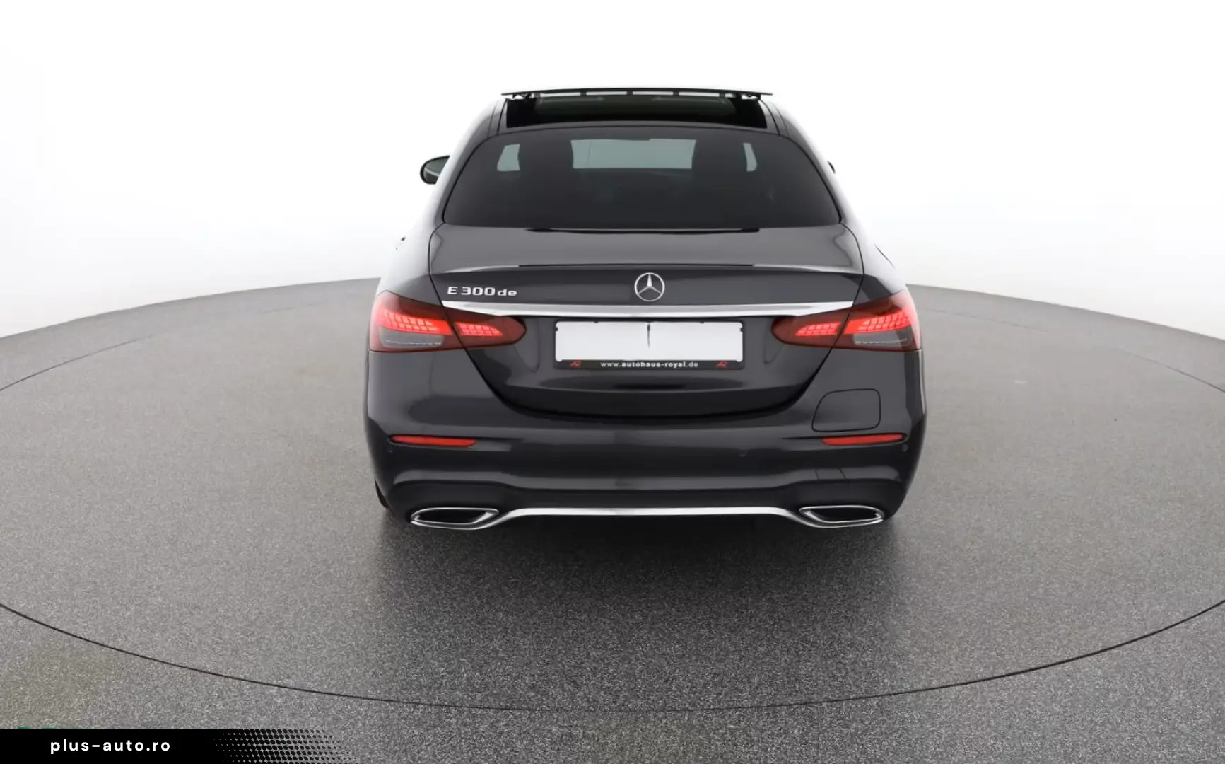 MERCEDES-BENZ E 300 de AMG