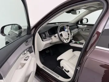 VOLVO XC90 B5 Ultra Bright AWD