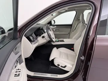 VOLVO XC90 B5 Ultra Bright AWD