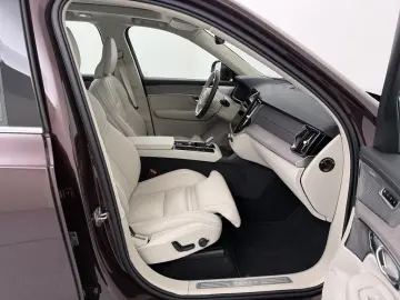 VOLVO XC90 B5 Ultra Bright AWD