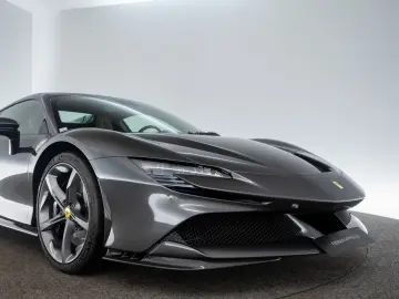 FERRARI SF90 Spider ASSETTO FIORANO