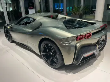 FERRARI Spider in Verde Masoni
