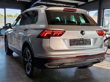 VW Tiguan 2.0TDI Elegance 4Motion LED MATRIX ACC
