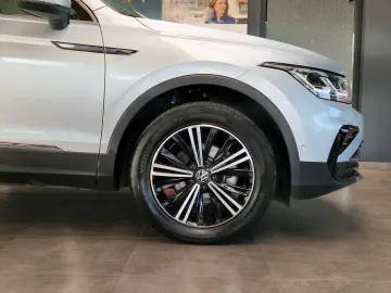 VW Tiguan 2.0TDI Elegance 4Motion LED MATRIX ACC