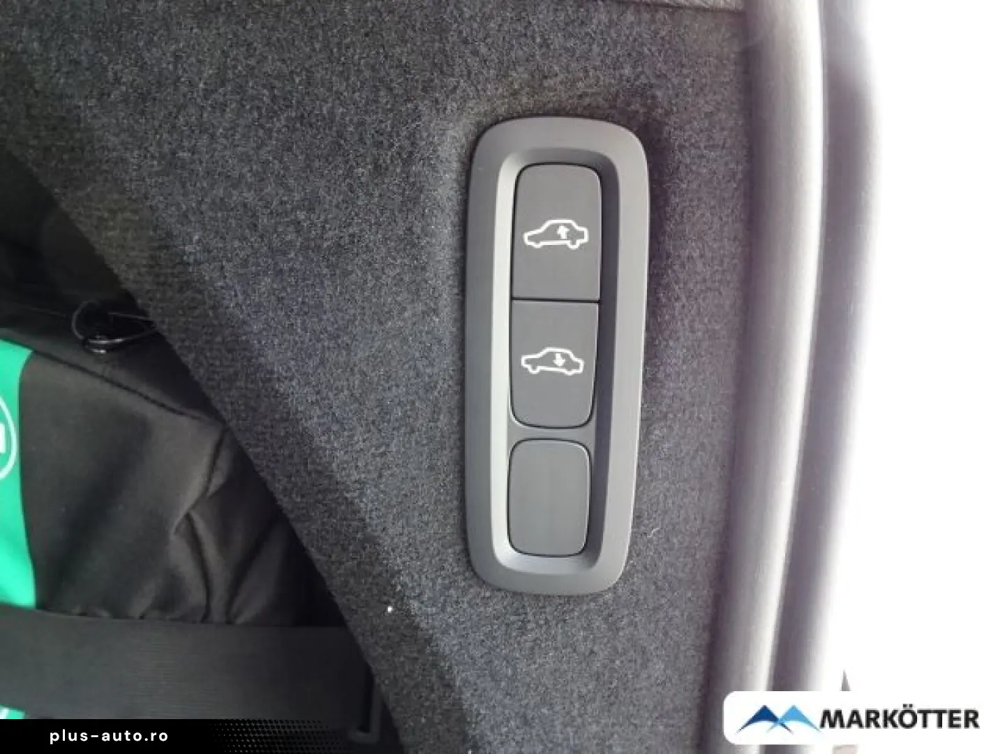 VOLVO XC90 T8 AWD Ultra Bright  Bowers & Wilkins Massa