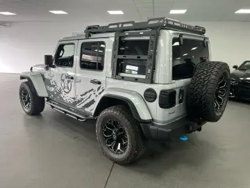 JEEP Wrangler Unlimited  4x4 2 0l 4xe  Offroad-Umbau