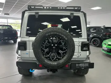 JEEP Wrangler Unlimited  4x4 2 0l 4xe  Offroad-Umbau