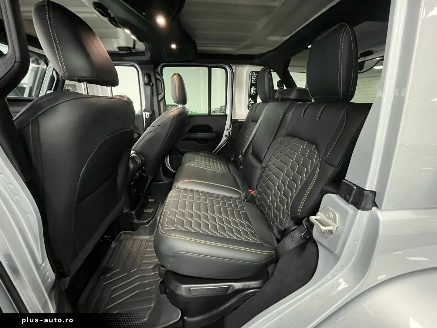 JEEP Wrangler Unlimited  4x4 2 0l 4xe  Offroad-Umbau