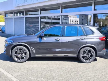 BMW X5 xDri x Line SHADOW PROF LED SHZ KAM ACC AHK M