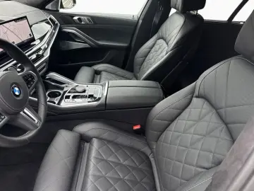 BMW X6 M60i xDrive MPRO B&W  Panoramic