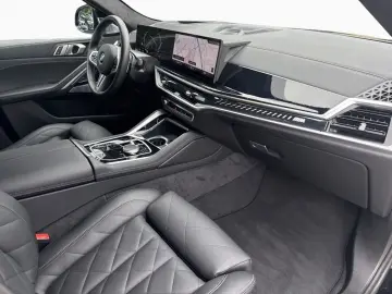 BMW X6 M60i xDrive MPRO B&W  Panoramic