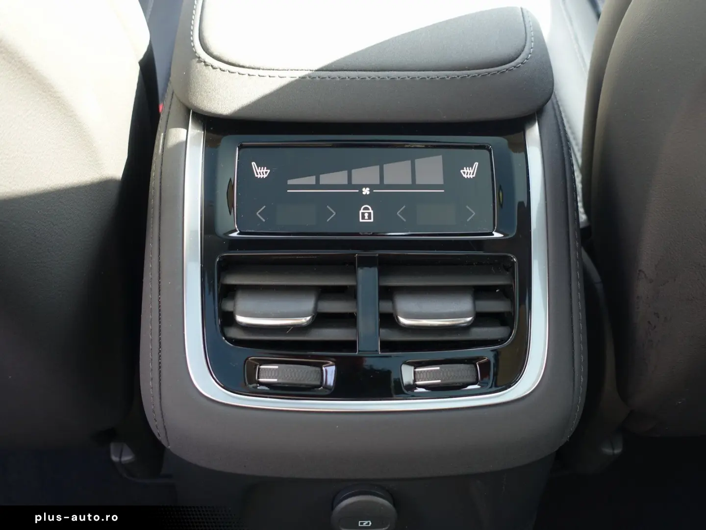 VOLVO XC90 Ultra Dark T8 AWD Plug-in hybrid B&W HUD