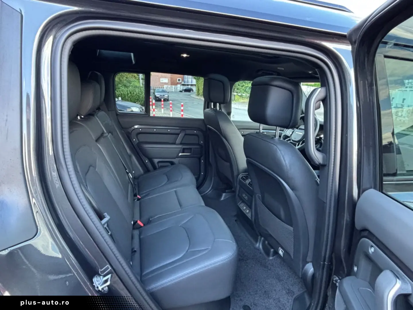 LAND ROVER Defender 110 D250 AWD  X-DYNAMIC  HSE 20 MY25