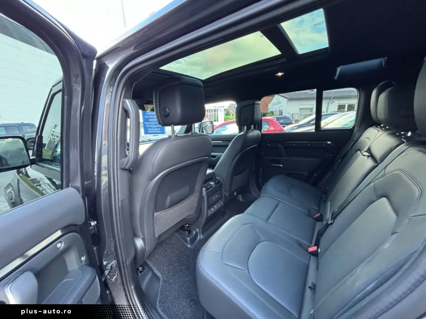 LAND ROVER Defender 110 D250 AWD  X-DYNAMIC  HSE 20 MY25