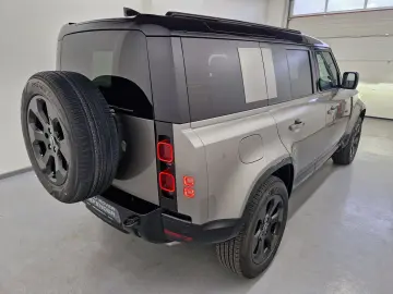 LAND ROVER Defender 110 D250 X-Dynamic SE