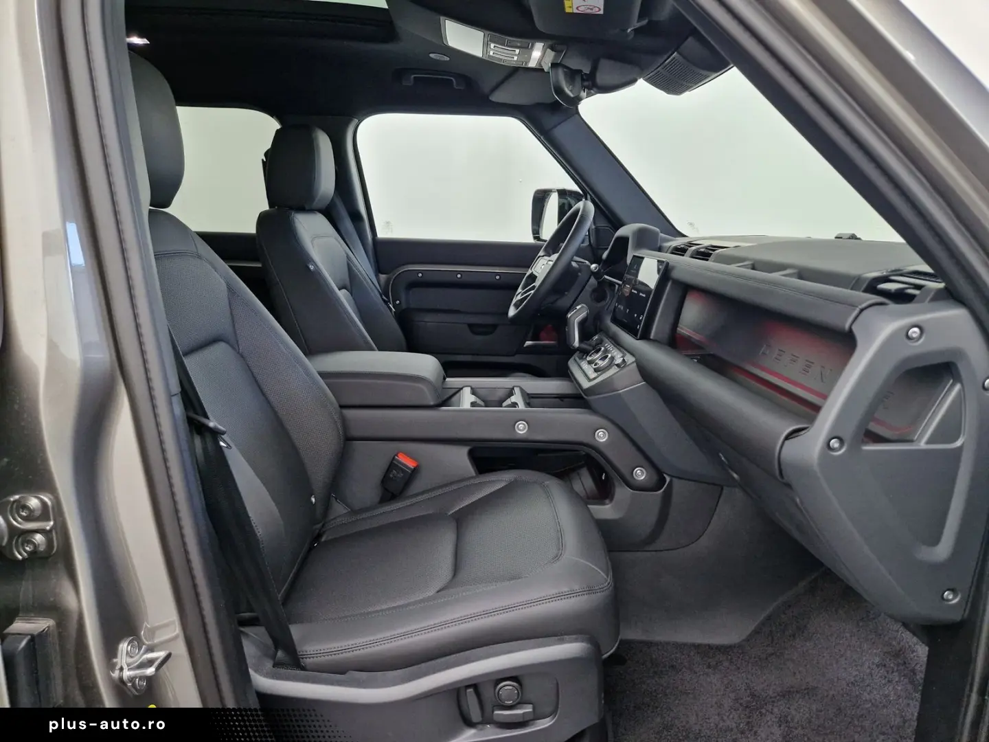 LAND ROVER Defender 110 D250 X-Dynamic SE