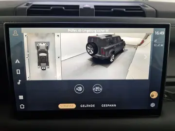 LAND ROVER Defender 110 D250 X-Dynamic SE