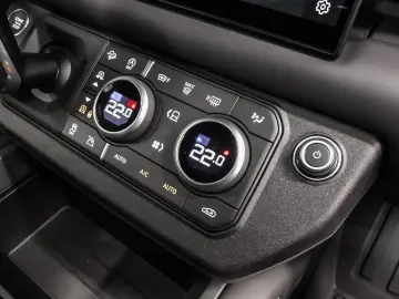 LAND ROVER Defender 110 X-Dynamic SE D250 Mild-Hybrid EU6e