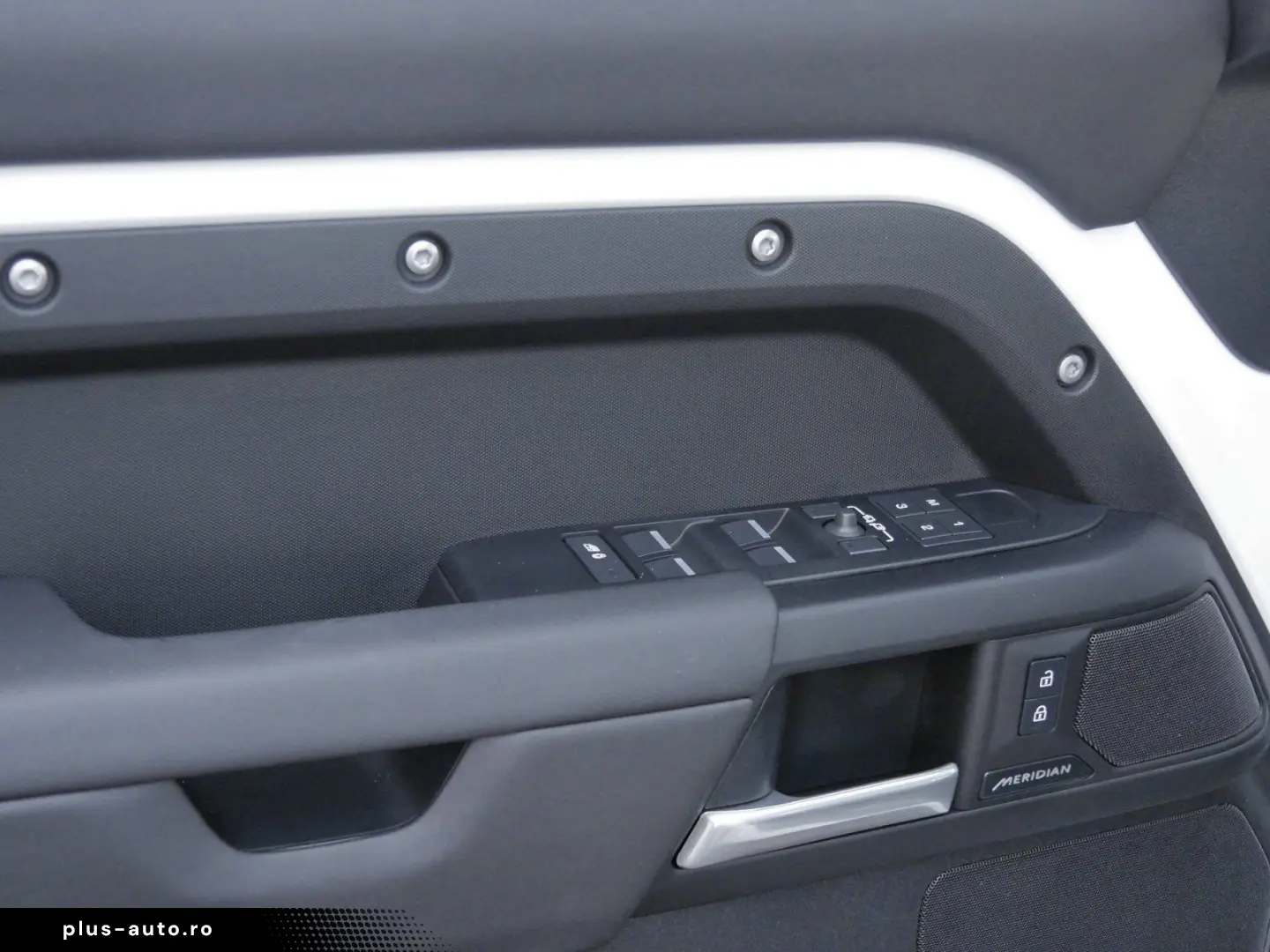 LAND ROVER Defender 110 X-Dynamic SEbis2029Garantie