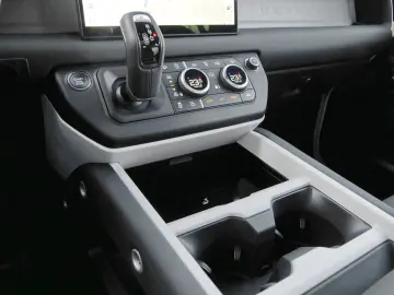 LAND ROVER Defender 110 X-Dynamic SEbis2029Garantie
