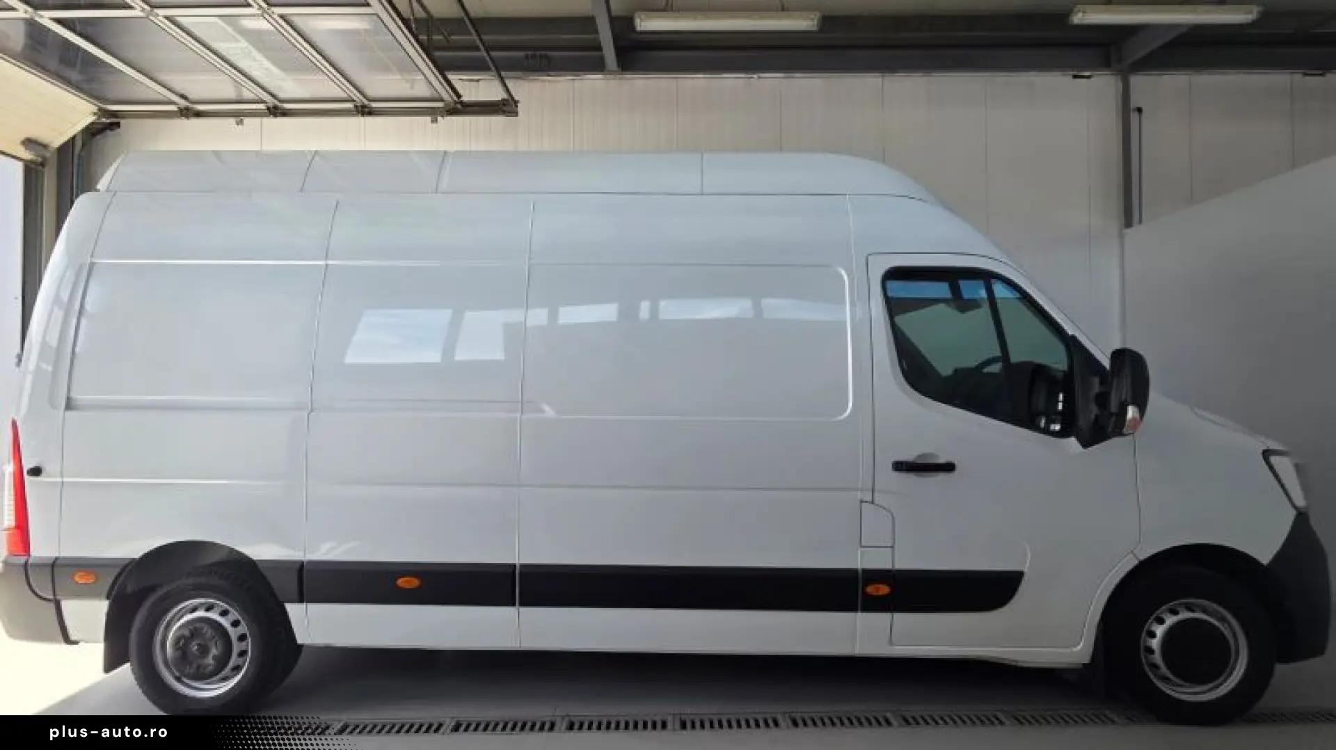 RENAULT MASTER 2.3 dCi 180 3 5t L3H1 Front Basis