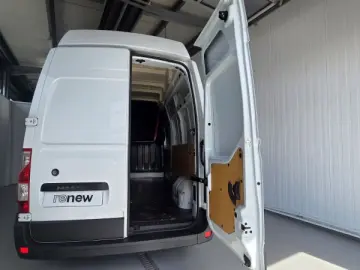 RENAULT MASTER 2.3 dCi 180 3 5t L3H1 Front Basis
