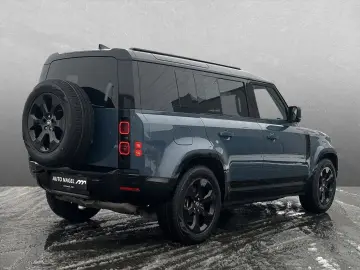 LAND ROVER Defender 110 D300 X-Dyn.SE AHK Pano Black Winter
