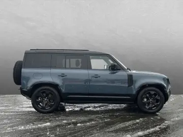 LAND ROVER Defender 110 D300 X-Dyn.SE AHK Pano Black Winter