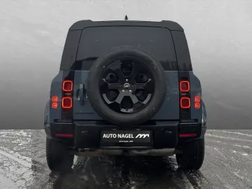 LAND ROVER Defender 110 D300 X-Dyn.SE AHK Pano Black Winter