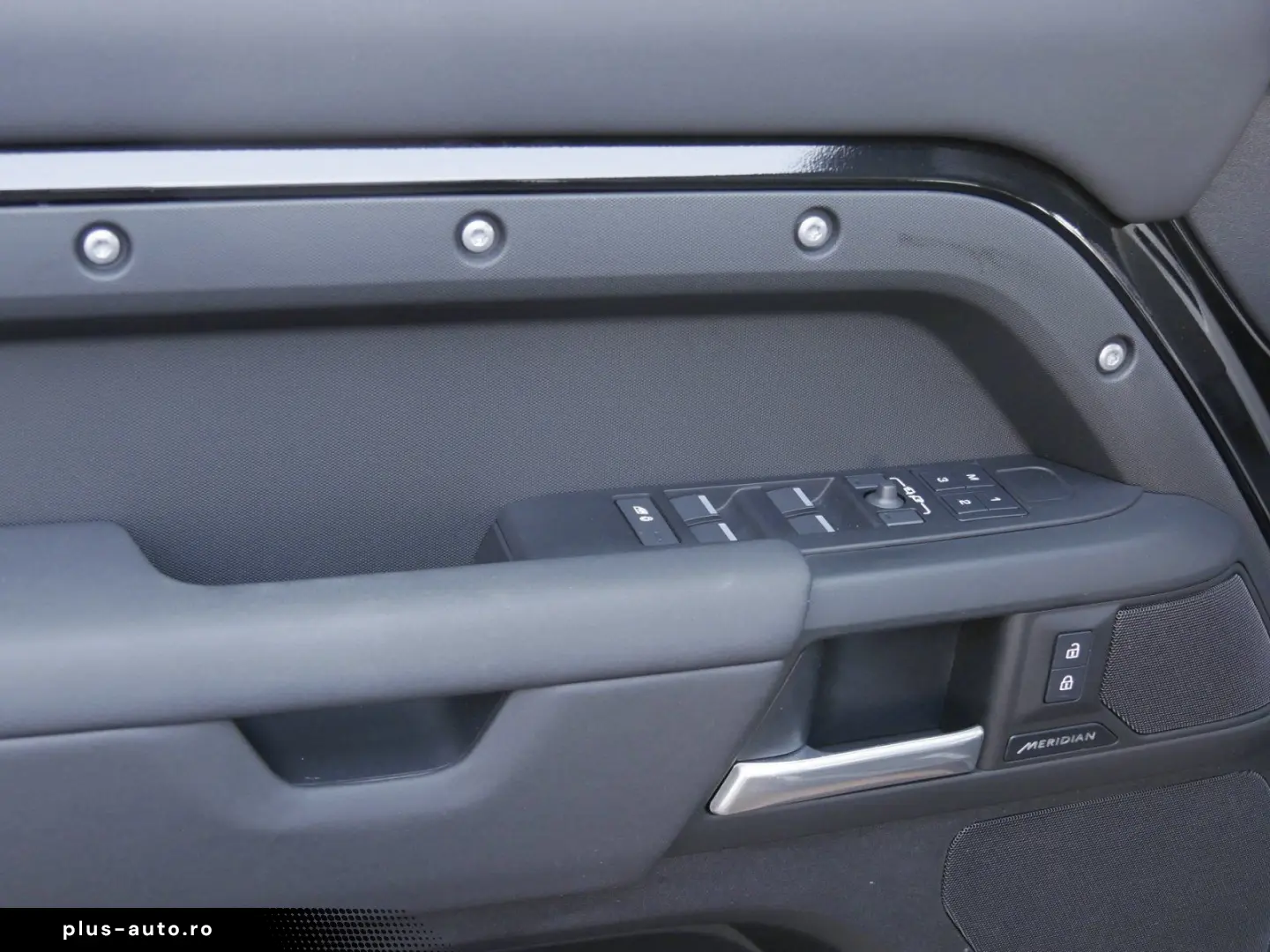 LAND ROVER Defender 110 X-Dynamic SEHeadUpPano
