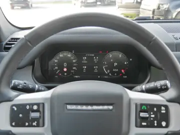 LAND ROVER Defender 110 X-Dynamic SEHeadUpPano