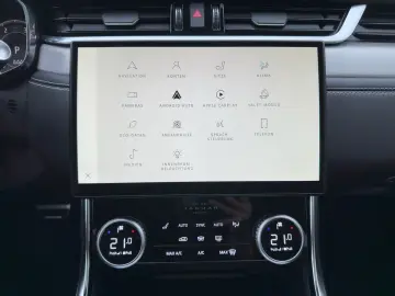 JAGUAR XF Diesel D200 R-Dynamic SE WinterPak Pano 20&hellip;