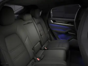 Porsche Cayenne Turbo E-Hybrid Coupe mit GT-Paket   PDCC