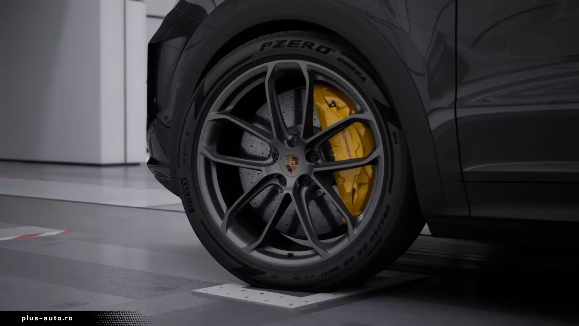 Porsche Cayenne Turbo E-Hybrid Coupe mit GT-Paket   PDCC