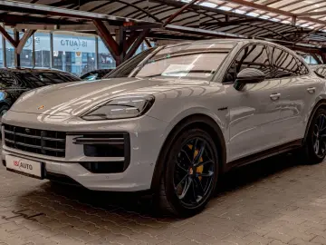 PORSCHE Cayenne Turbo E-Hybrid mit GT-Paket