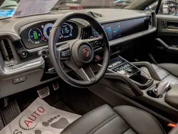 PORSCHE Cayenne Turbo E-Hybrid mit GT-Paket