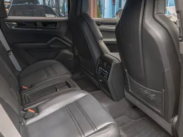 PORSCHE Cayenne Turbo E-Hybrid mit GT-Paket