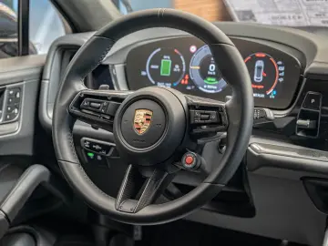 PORSCHE Cayenne Turbo E-Hybrid mit GT-Paket